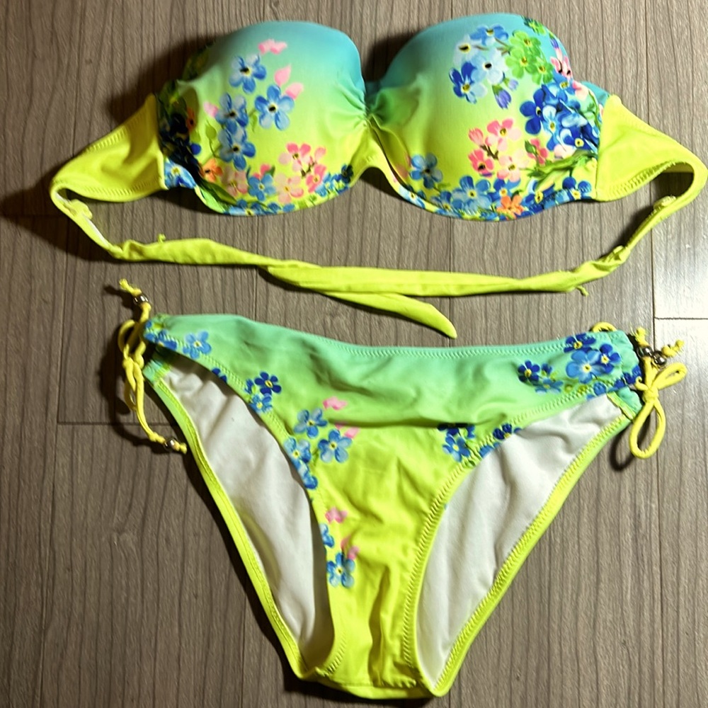 Charming bandeau bikini, Sz 40, fits like M/L